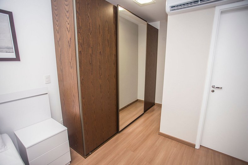 Apartamento de 2 Quartos Com Vaga - HUB1006A